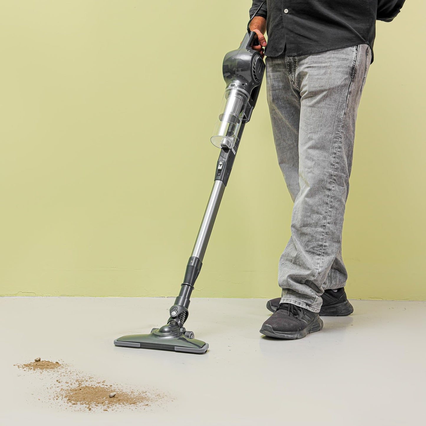 Geepas GVC2596 Vacuum Cleaner – Powerful Cleaning, White